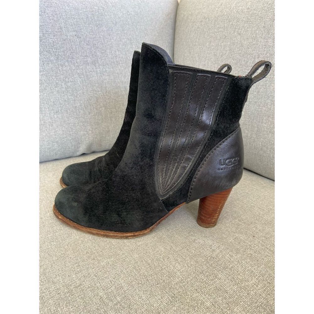 UGG Women's Black Ankle Booties Size 8 Suede Leather Casual Pull-On - Picture 1 of 6